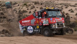 2017-01-16_01_ZF_MKR_Renault_Trucks_Dakar_corporate_crb